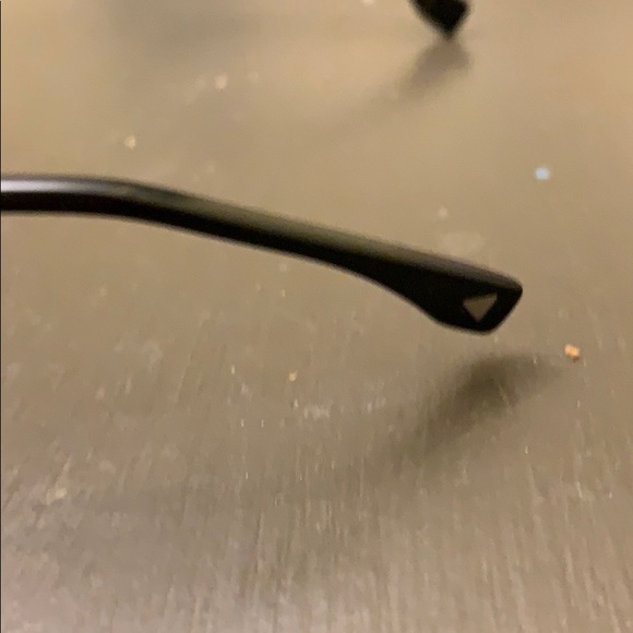 Fendi Sunglasses - Picture 5 of 5